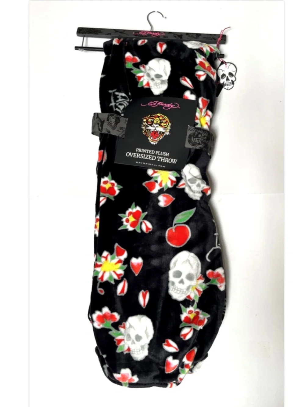 Ed Hardy Oversized Plush Throw Blanket Skulls Hearts Floral Black 60x70 NWT